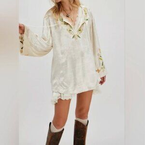 Free People Ember Embroidered Velvet Soft Tunic Floral Relax Style Top Tunic M